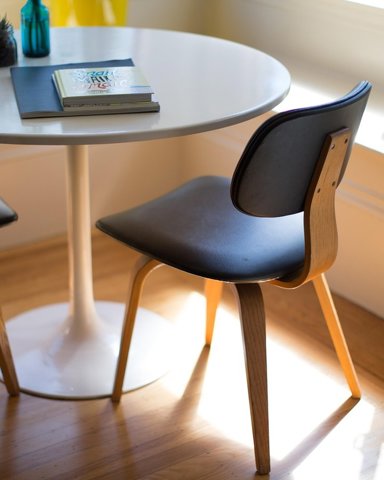 Cove round table